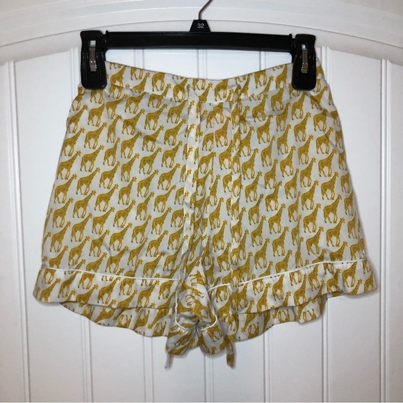 Isaac Mizrahi Yellow & White Giraffe Short Sleeve & Shorts Pajama Set Size Small - Picture 8 of 16